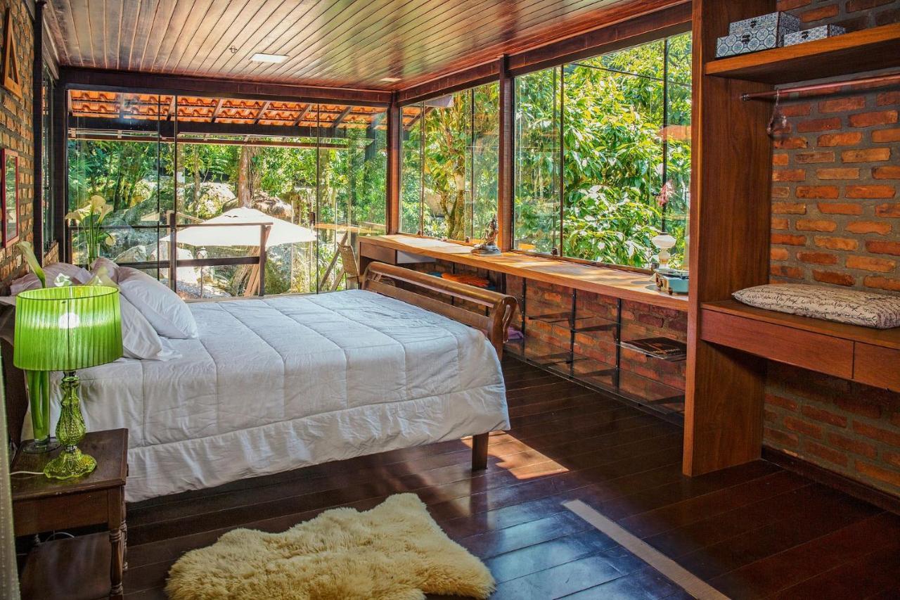 Jumpinbed - Vila onde passa um rio Guapimirim Exterior foto