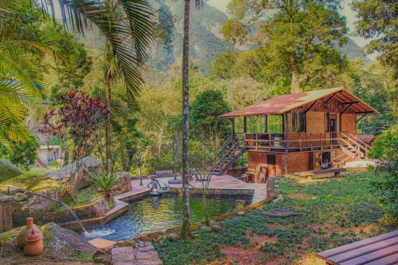 Jumpinbed - Vila onde passa um rio Guapimirim Exterior foto