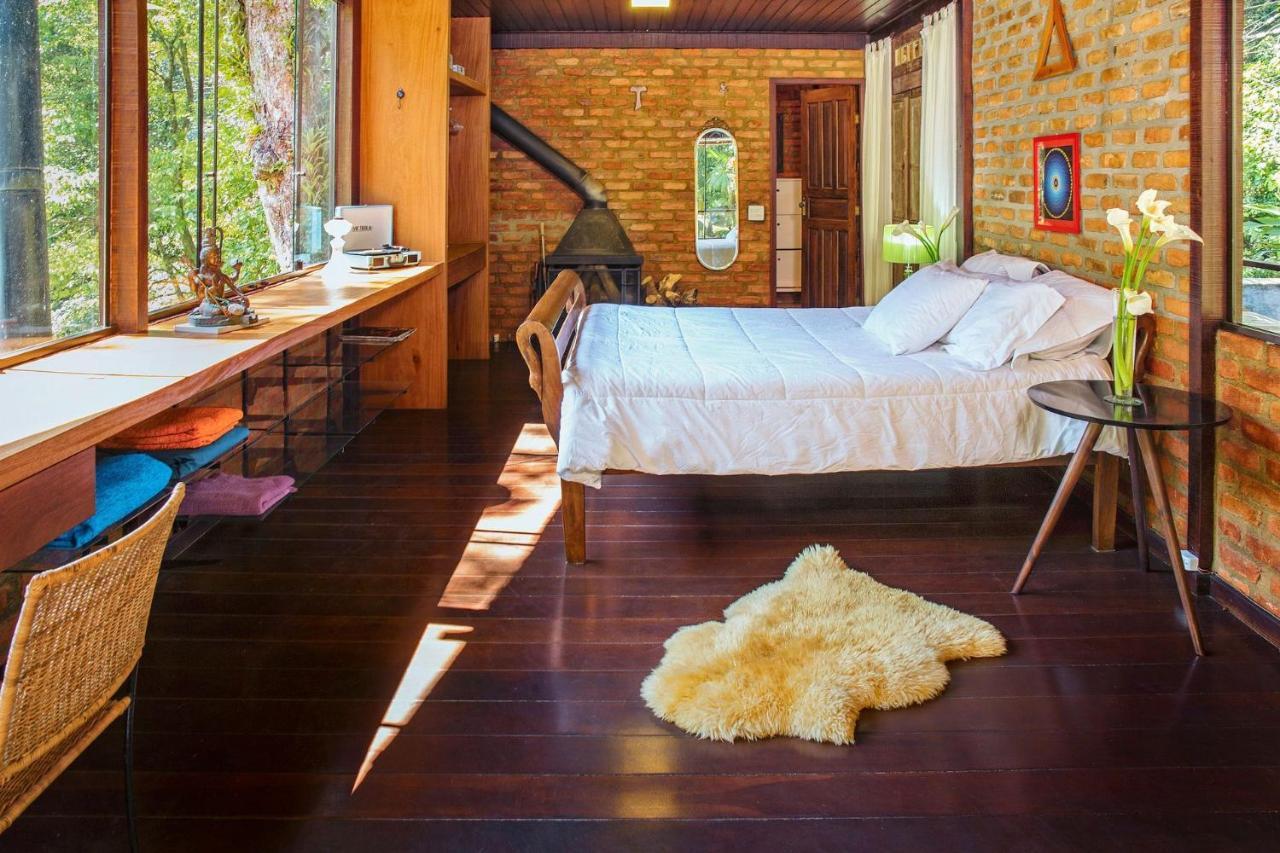 Jumpinbed - Vila onde passa um rio Guapimirim Exterior foto